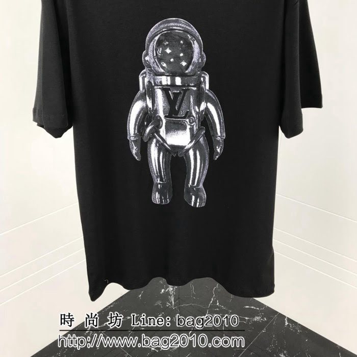 LV路易威登 19春夏新款 銀河星空系列 宇航員T恤 專櫃預約款 情侶款 ydi1804